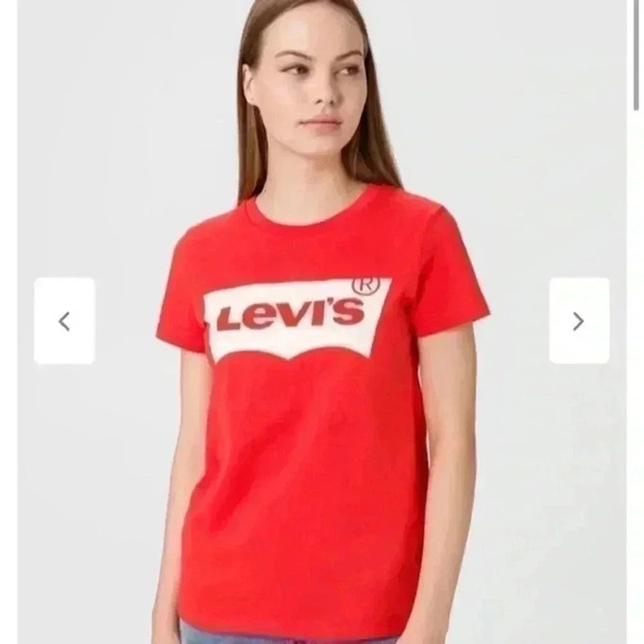 ⭐️ Levi’s red shirt in size xs - Picture 5 of 5